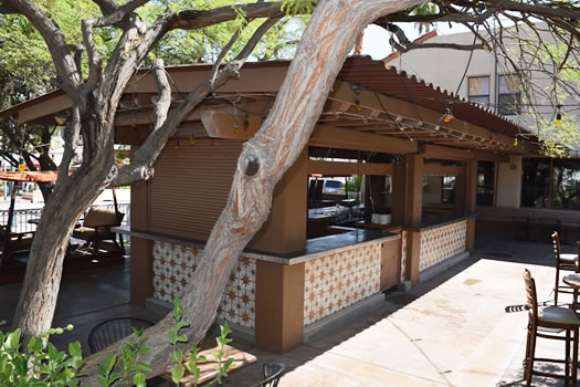 street-bar